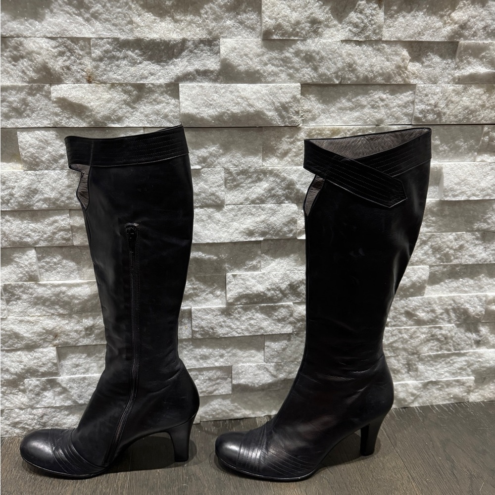 Brand New Italian Vero Cuoio Black Heeled Leather Boots